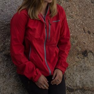 Women’s stretch- rain shadow jacket